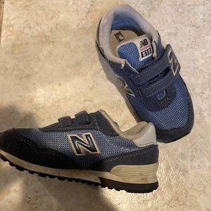 New Balance boys Sneakers